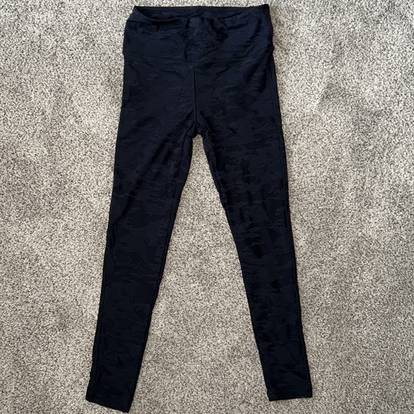 Fashion Nova At Attention Embossed Camo Print Active Sports Bra + Legging Set - Picture 4 of 5